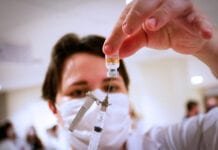 Vinhedo amplia vacinação contra a dengue para trabalhadores da saúde e pessoas com 59 anos