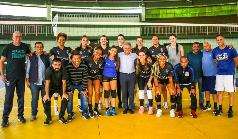 Duelo entre irmãs promete esquentar estreia de Vôlei JustForYou Vinhedo no Campeonato  Paulista - Jornal de Itatiba