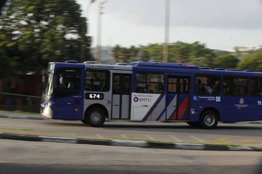 EMTU reforça frota dos ônibus antes do jogo do Brasil - Jornal de