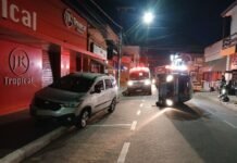 Motorista fica ferida após capotar carro na Rua Nove de Julho